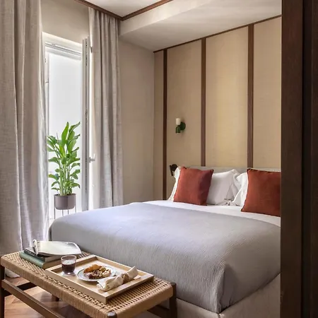 Affittacamere Naman Hotellerie - Condotti 4*