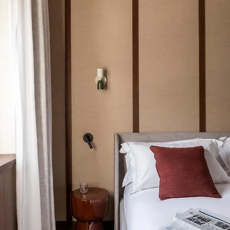 Naman Hotellerie - Condotti Affittacamere Roma