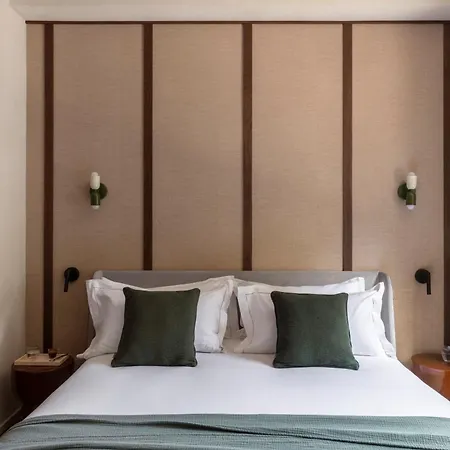 Affittacamere Naman Hotellerie - Condotti 4*