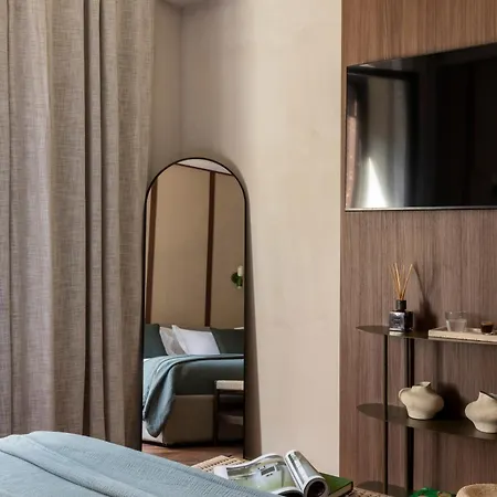 Naman Hotellerie - Condotti Affittacamere 4*